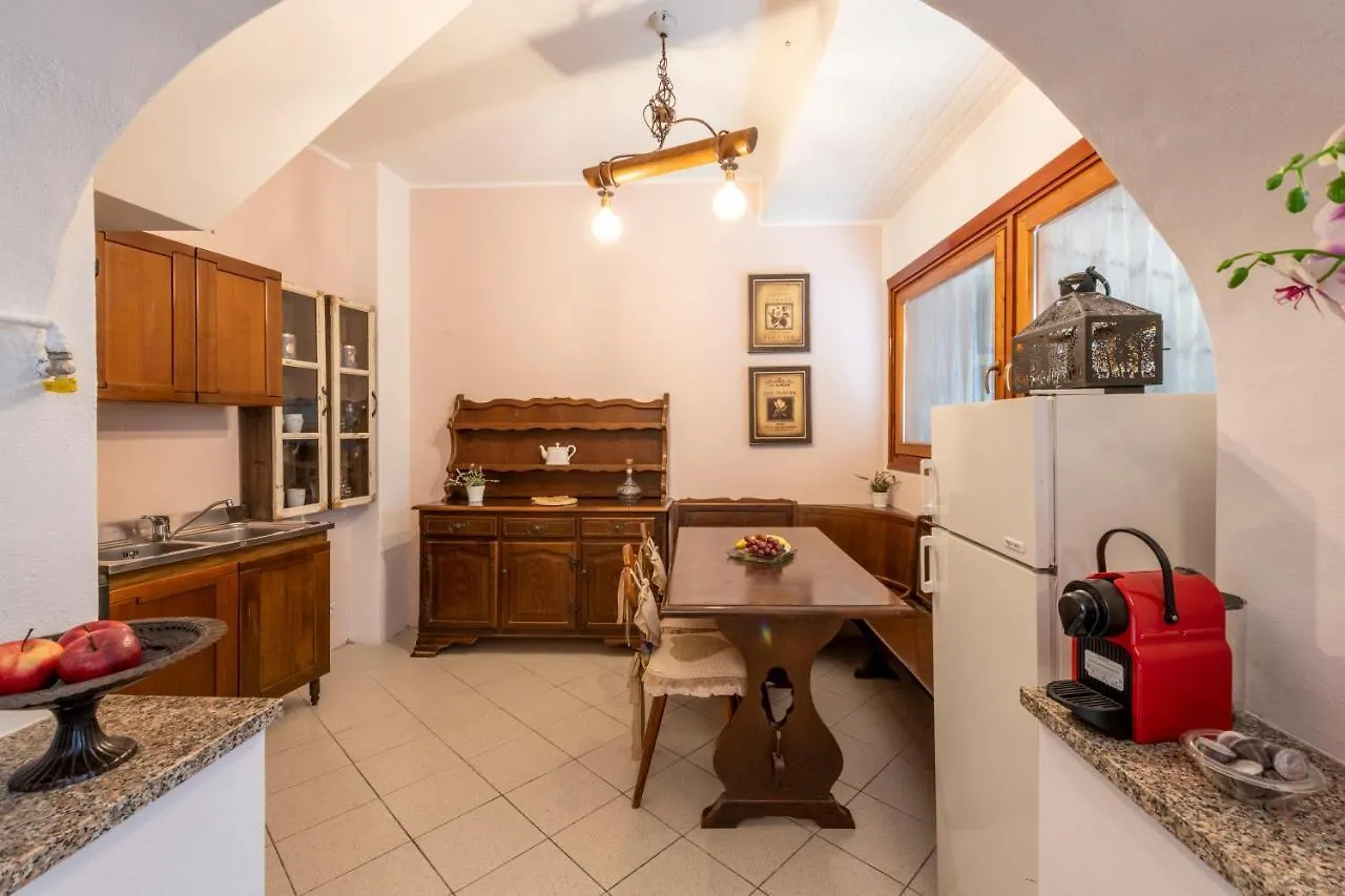 Charm Amidst Lakes & Mountains - Renovated In 2023 Ramponio Apartment